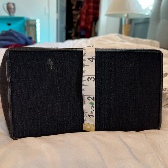 Red purse handcrafted by Material Things - Picture 7 of 8